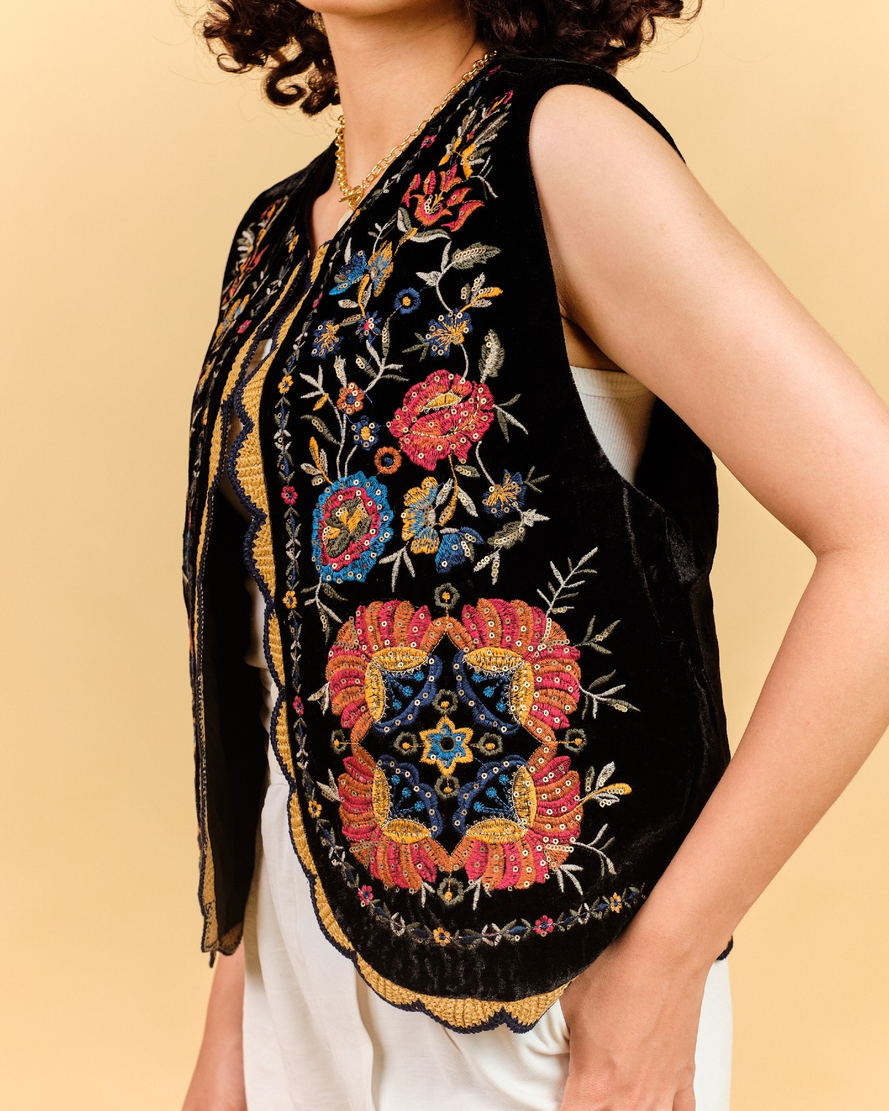 Gilet velours et broderie 