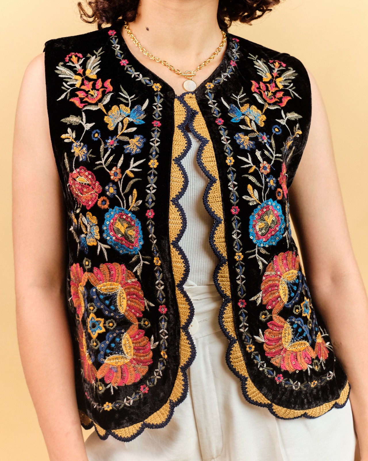 Gilet velours et broderie 