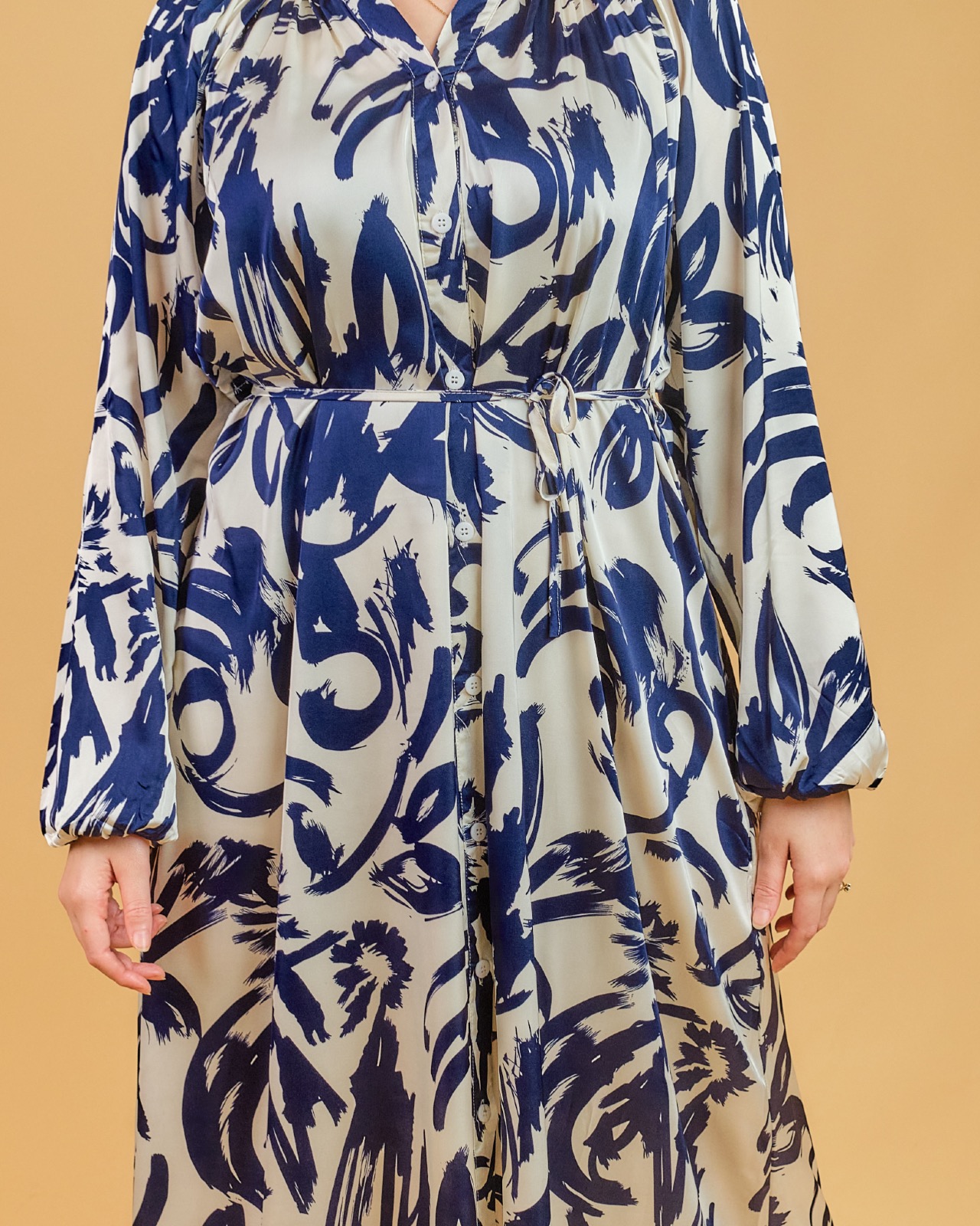 Robe satinée à motifs 